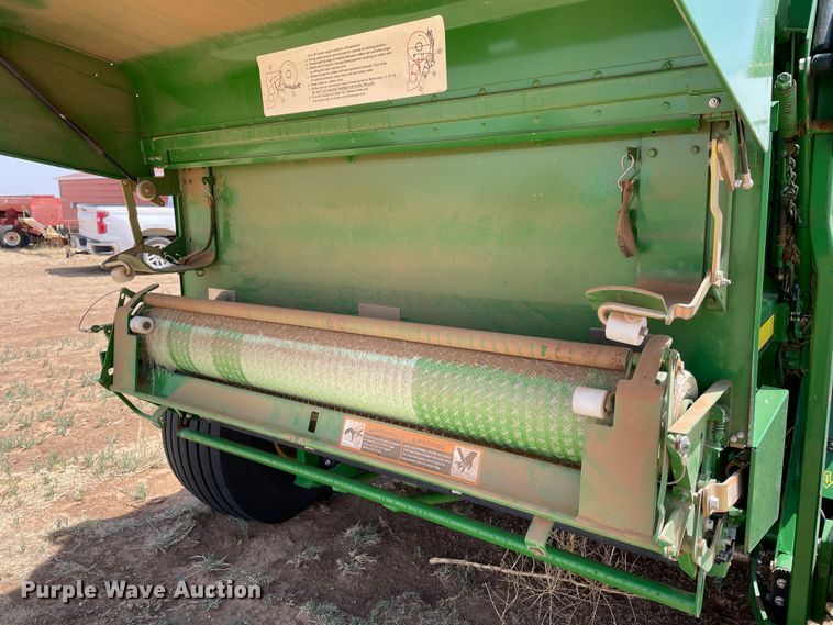 image for item DJ5174 2014 John Deere 569  round baler