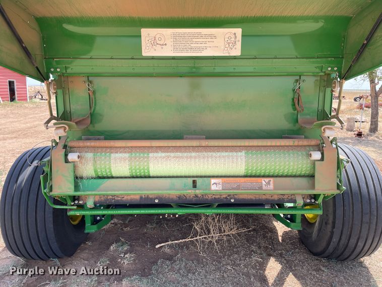 image for item DJ5174 2014 John Deere 569  round baler