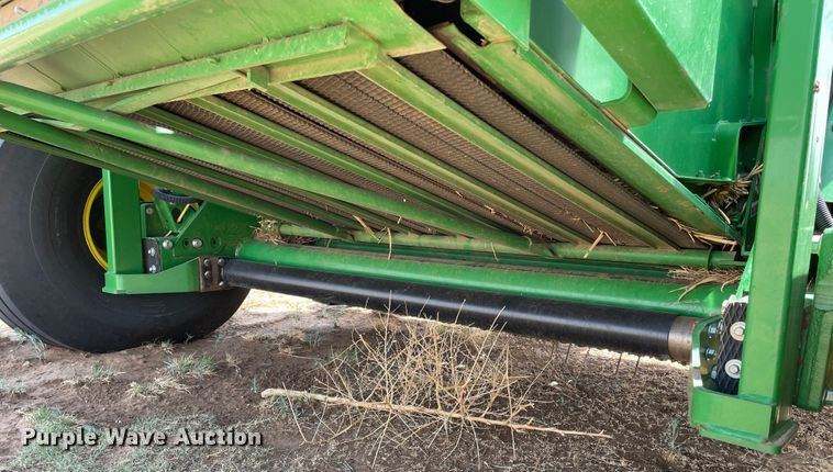 image for item DJ5174 2014 John Deere 569  round baler