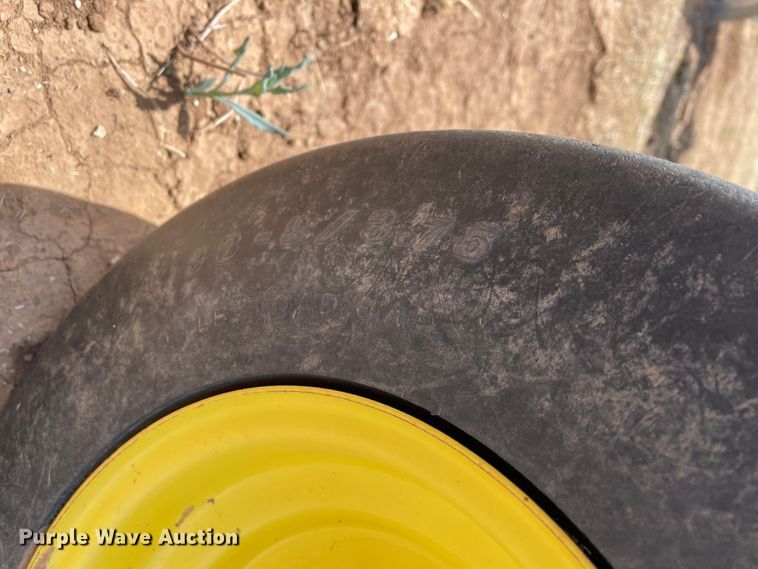 image for item DJ5174 2014 John Deere 569  round baler