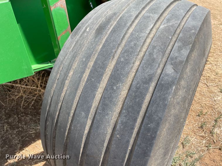 image for item DJ5174 2014 John Deere 569  round baler