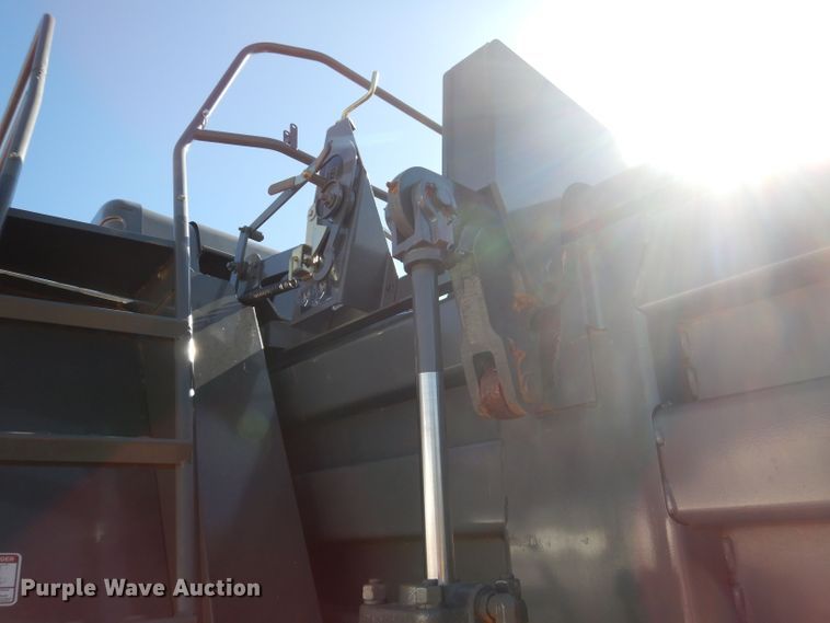 image for item DJ8958 Massey Ferguson 2290  large square baler