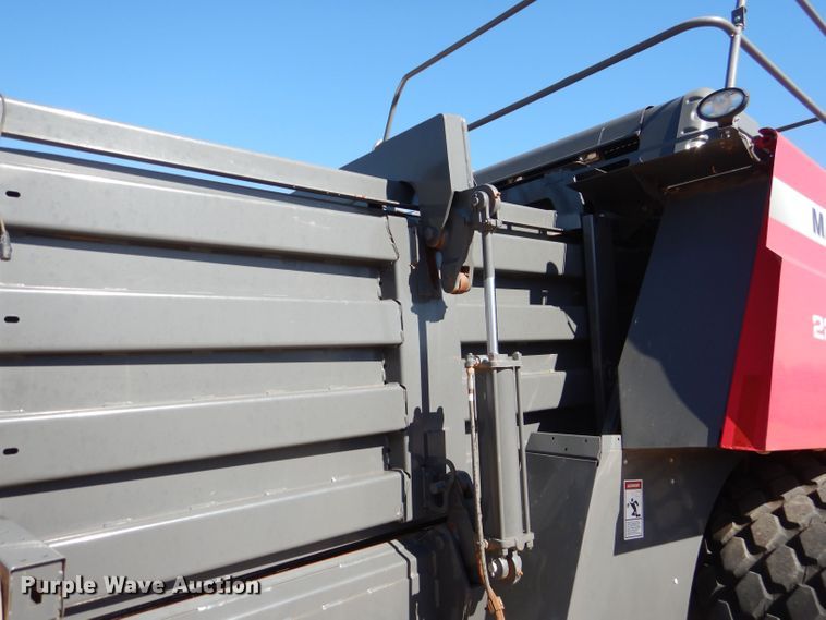 image for item DJ8958 Massey Ferguson 2290  large square baler