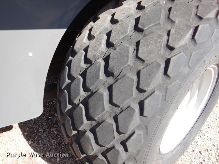 image for item DJ8958 Massey Ferguson 2290  large square baler