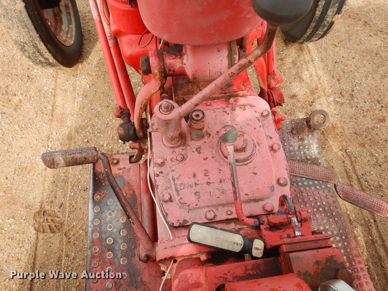 image for item DK0964 Ford 850  tractor