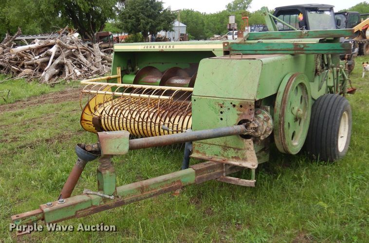 image for item DK0973 John Deere 346  small square baler