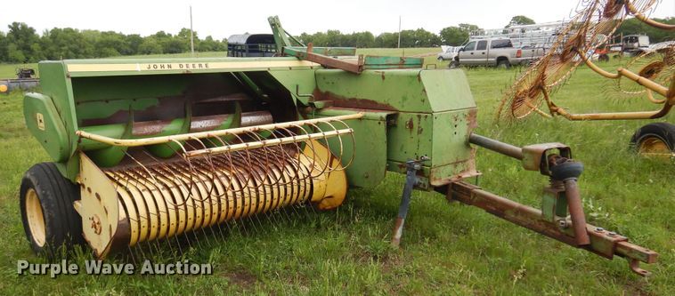 image for item DK0973 John Deere 346  small square baler