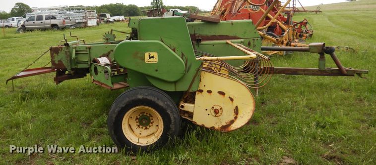 image for item DK0973 John Deere 346  small square baler