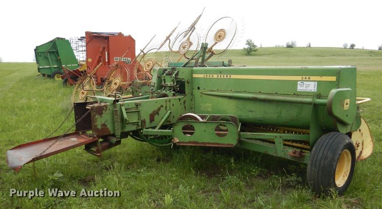 image for item DK0973 John Deere 346  small square baler
