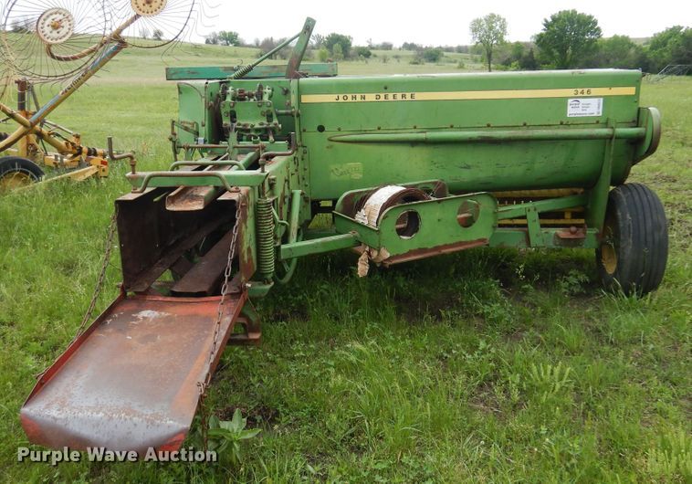 image for item DK0973 John Deere 346  small square baler