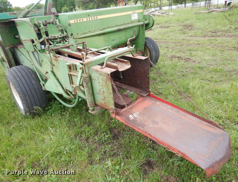 image for item DK0973 John Deere 346  small square baler