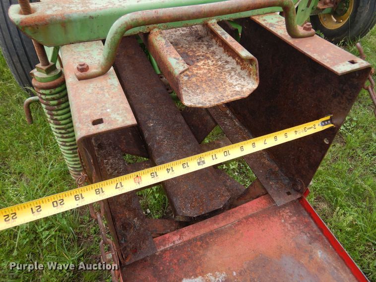 image for item DK0973 John Deere 346  small square baler