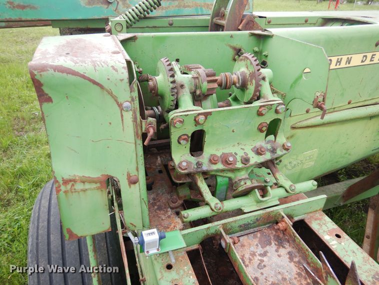 image for item DK0973 John Deere 346  small square baler