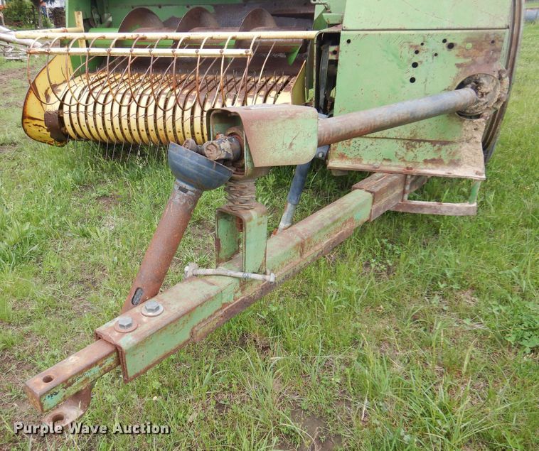 image for item DK0973 John Deere 346  small square baler