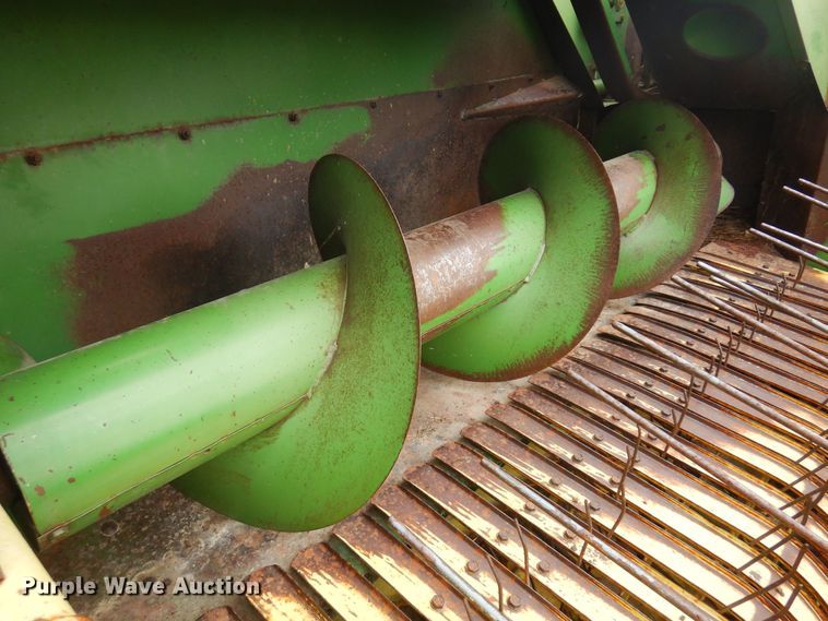 image for item DK0973 John Deere 346  small square baler