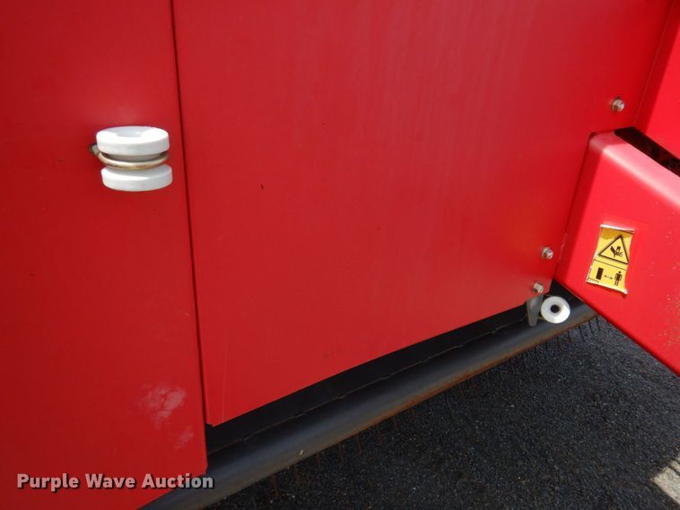 image for item DL4246 Massey Ferguson 2856A  round baler