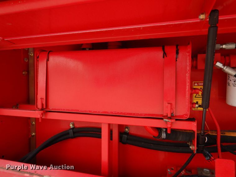 image for item DL4246 Massey Ferguson 2856A  round baler