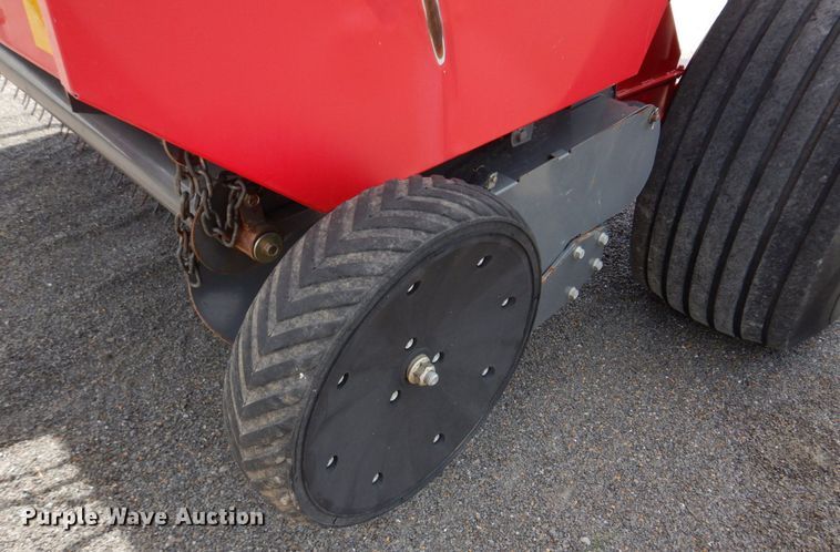 image for item DL4246 Massey Ferguson 2856A  round baler