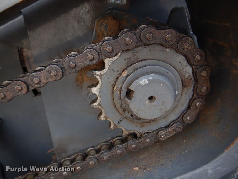 image for item DL4246 Massey Ferguson 2856A  round baler