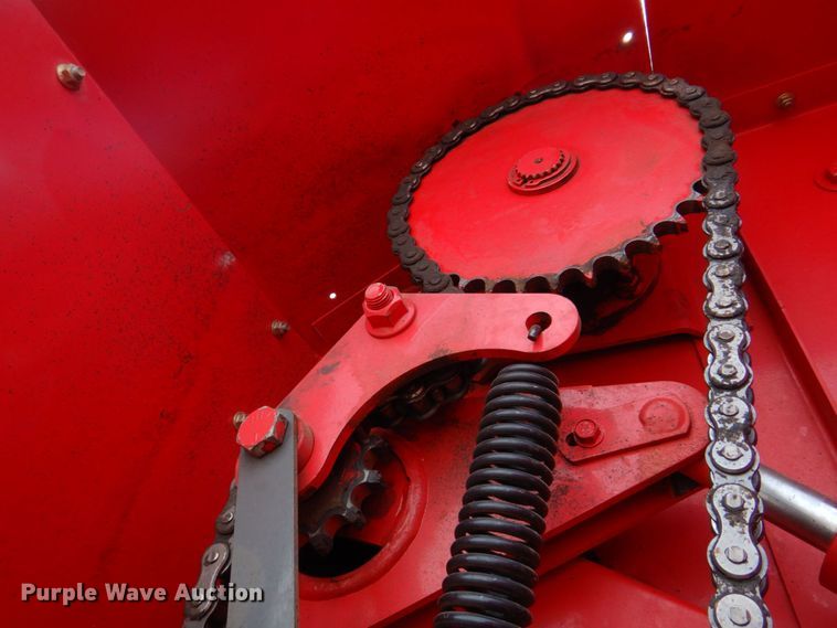 image for item DL4246 Massey Ferguson 2856A  round baler