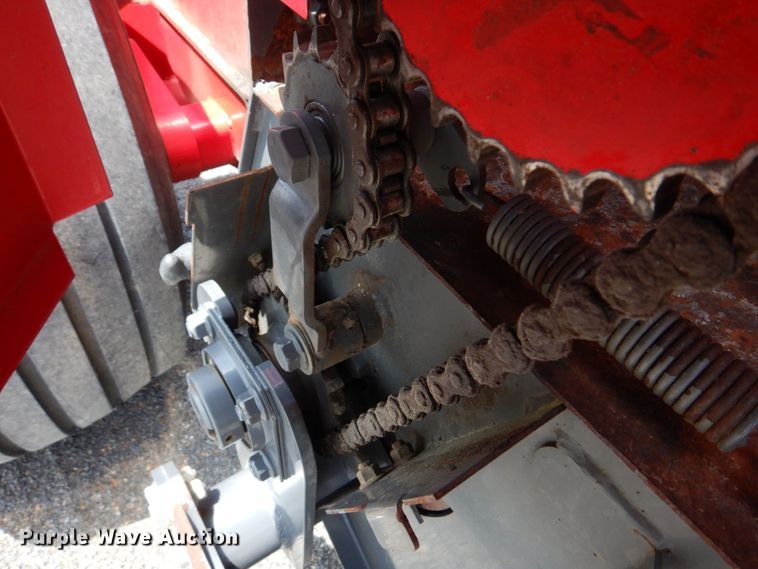 image for item DL4246 Massey Ferguson 2856A  round baler