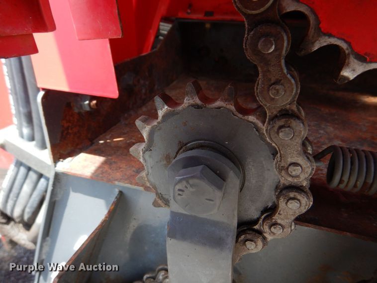 image for item DL4246 Massey Ferguson 2856A  round baler