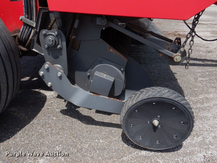 image for item DL4246 Massey Ferguson 2856A  round baler