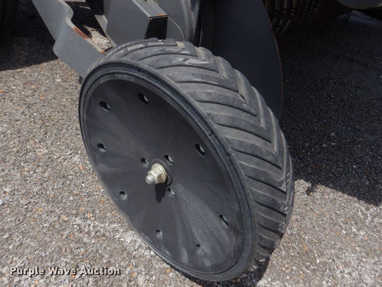 image for item DL4246 Massey Ferguson 2856A  round baler