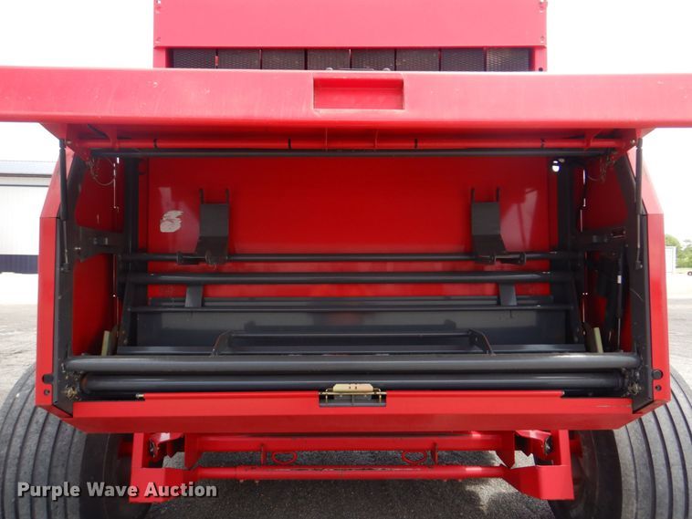 image for item DL4246 Massey Ferguson 2856A  round baler