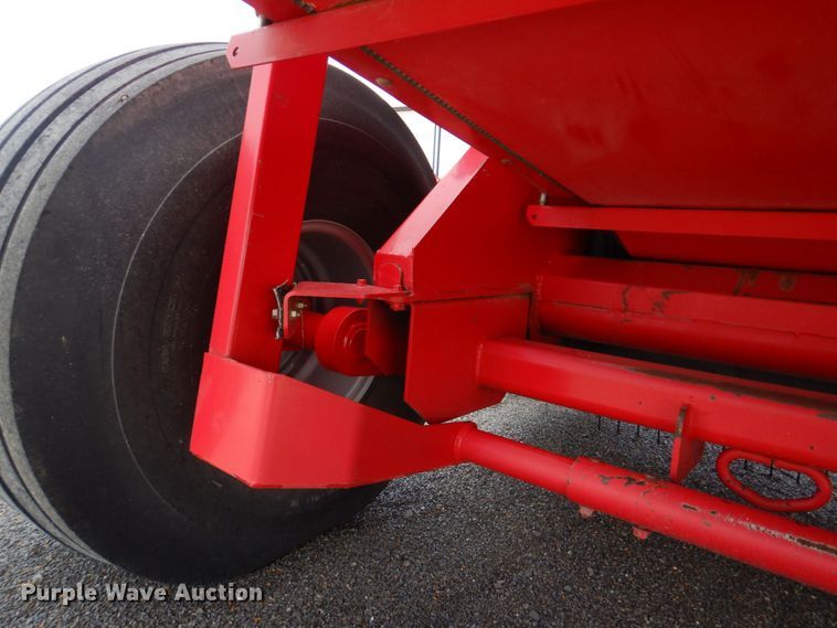 image for item DL4246 Massey Ferguson 2856A  round baler