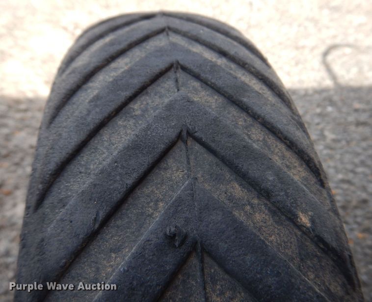 image for item DL4246 Massey Ferguson 2856A  round baler