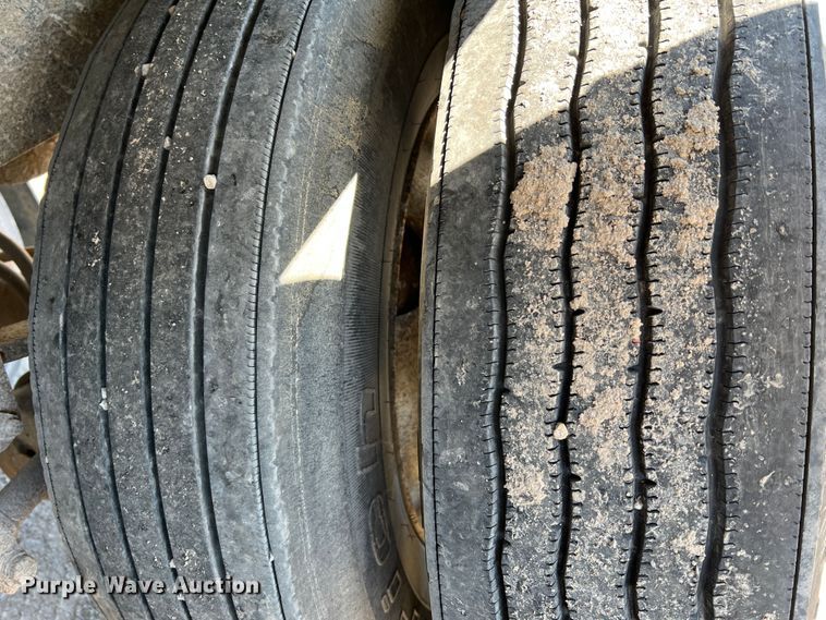 image for item DL4262 1999 Timpte Super Hopper  grain trailer