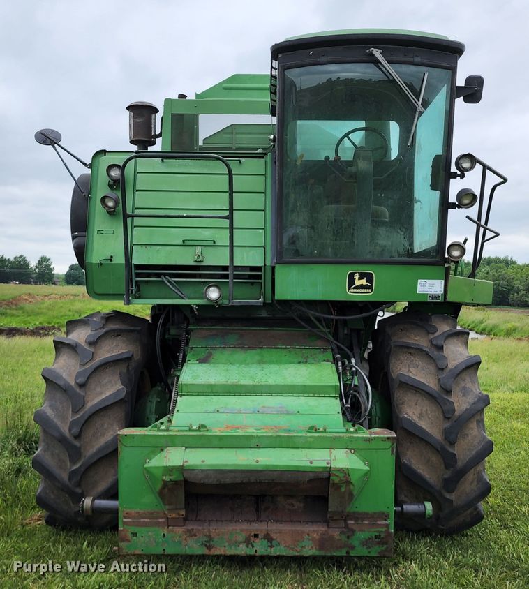 image for item DL6488 1985 John Deere 6620 Titan II  RWA combine