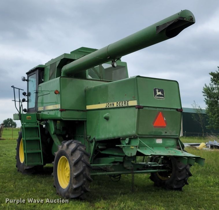 image for item DL6488 1985 John Deere 6620 Titan II  RWA combine