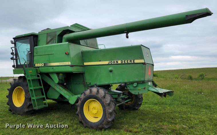 image for item DL6488 1985 John Deere 6620 Titan II  RWA combine