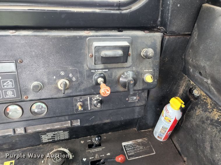 image for item DL6488 1985 John Deere 6620 Titan II  RWA combine