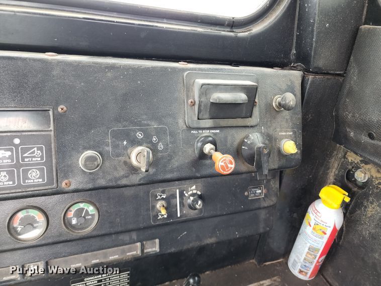 image for item DL6488 1985 John Deere 6620 Titan II  RWA combine