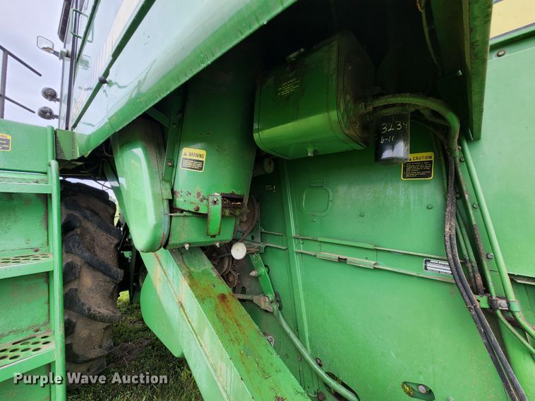 image for item DL6488 1985 John Deere 6620 Titan II  RWA combine