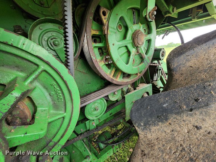 image for item DL6488 1985 John Deere 6620 Titan II  RWA combine