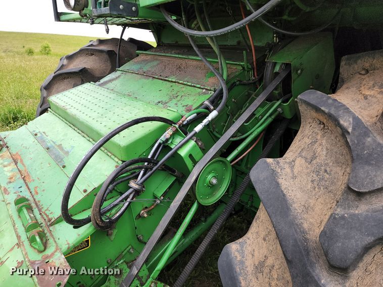 image for item DL6488 1985 John Deere 6620 Titan II  RWA combine