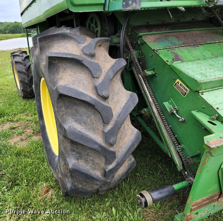 image for item DL6488 1985 John Deere 6620 Titan II  RWA combine