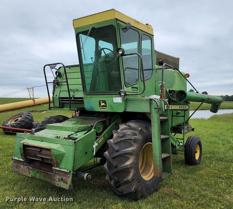 image for item DL6491 John Deere 4400  combine