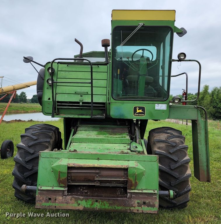 image for item DL6491 John Deere 4400  combine
