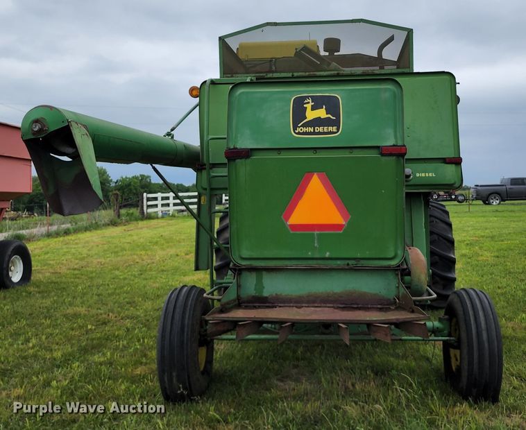 image for item DL6491 John Deere 4400  combine