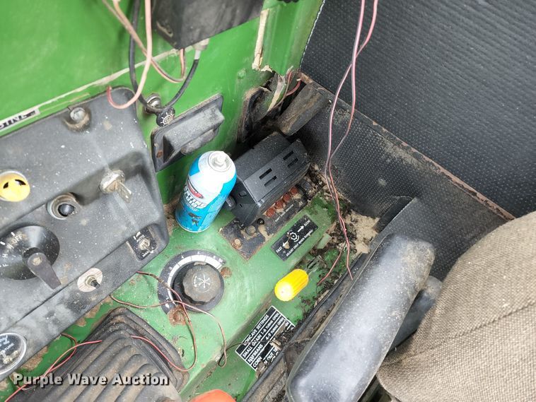 image for item DL6491 John Deere 4400  combine