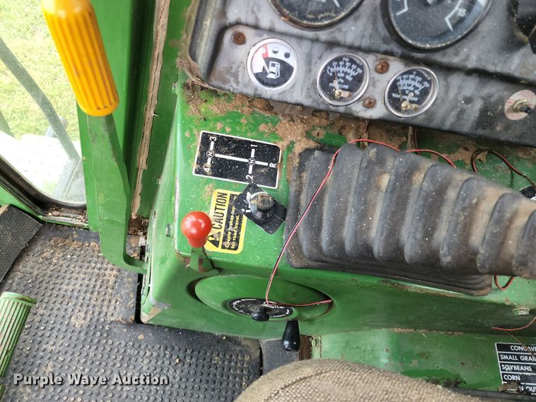 image for item DL6491 John Deere 4400  combine