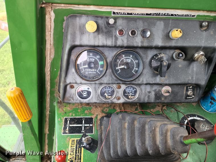 image for item DL6491 John Deere 4400  combine