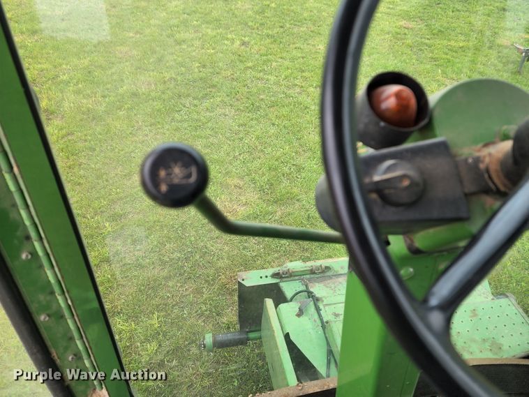 image for item DL6491 John Deere 4400  combine