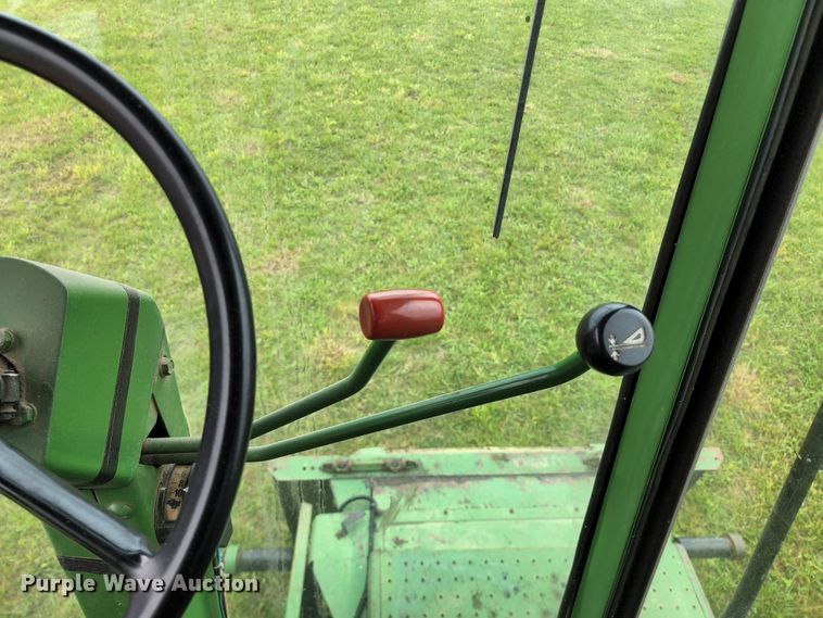 image for item DL6491 John Deere 4400  combine