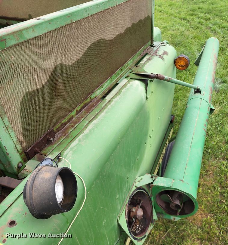 image for item DL6491 John Deere 4400  combine